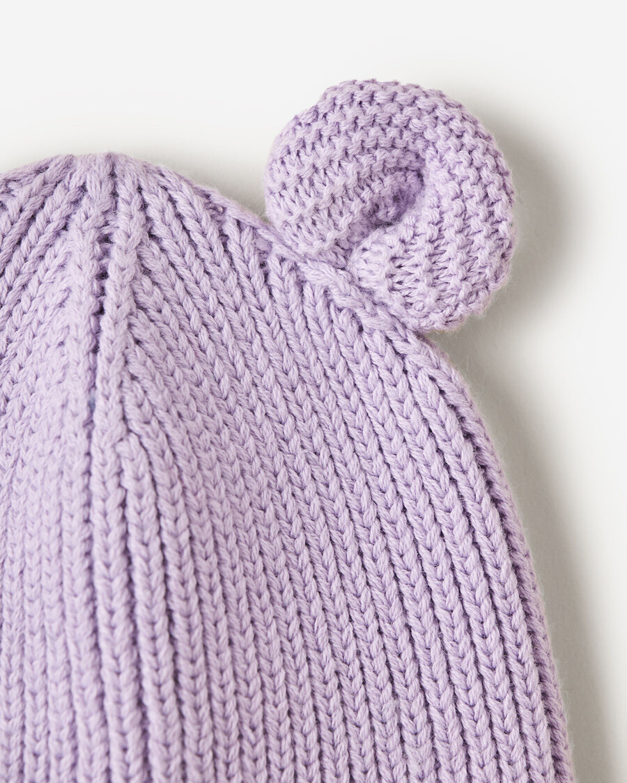 le premier bonnet de bébé roots
