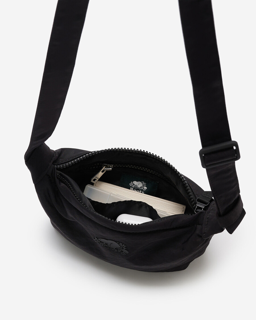 petit sac en nylon en forme de croissant