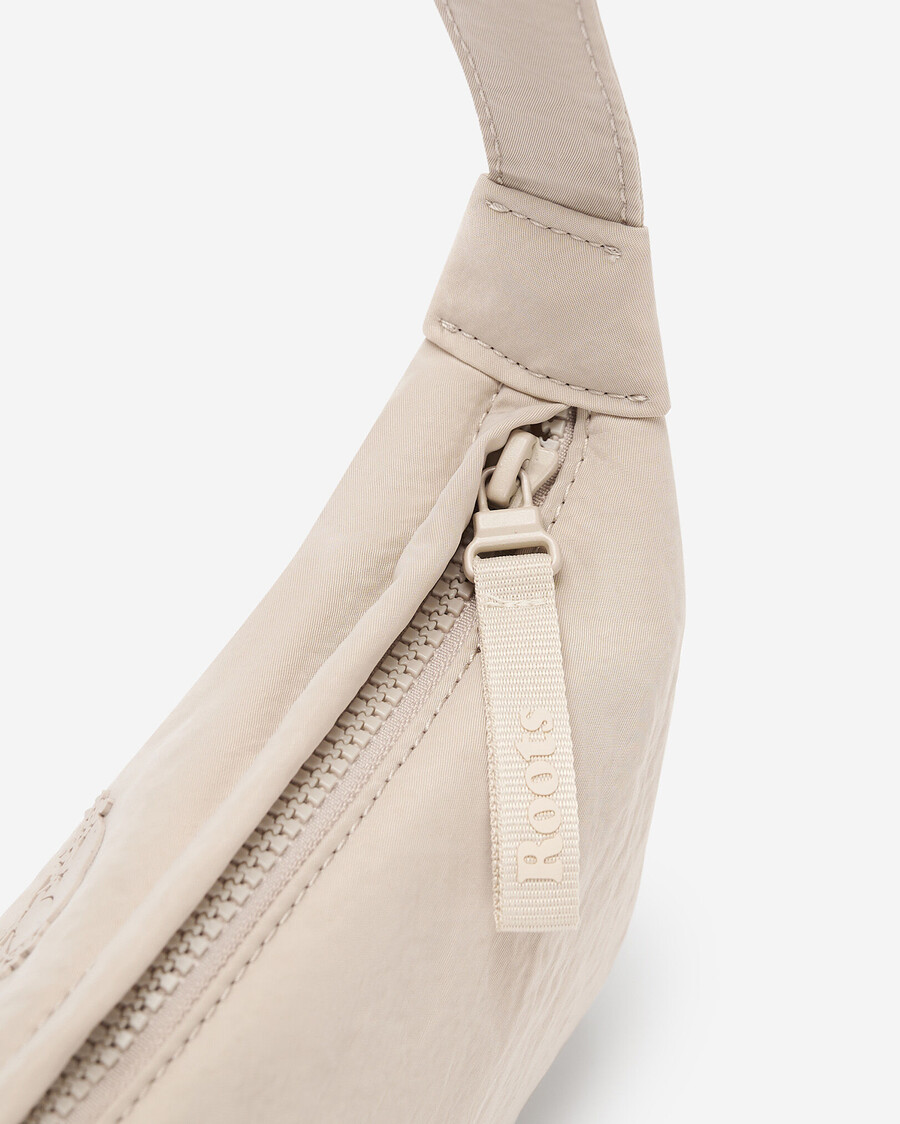 petit sac en nylon en forme de croissant