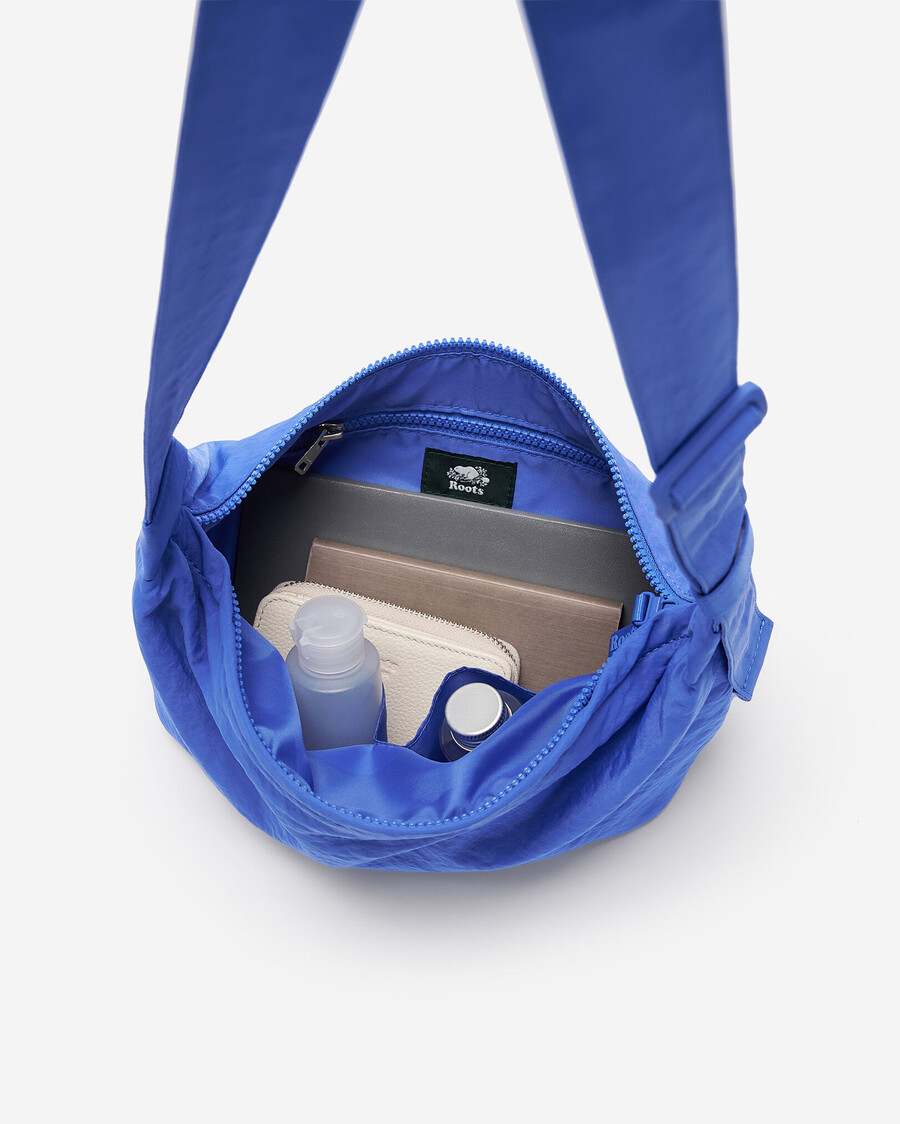 sac en nylon de taille moyenne en forme de croissant