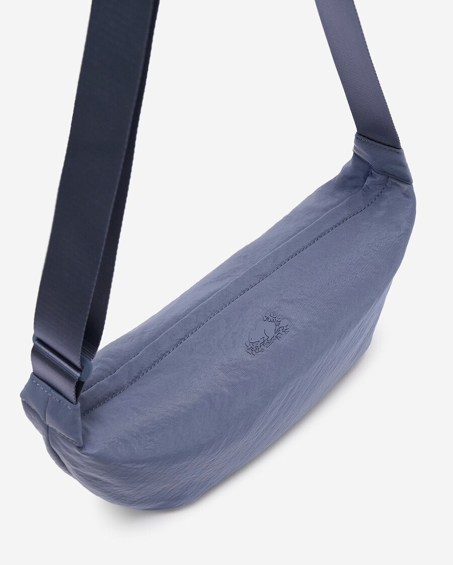 sac en nylon de taille moyenne en forme de croissant