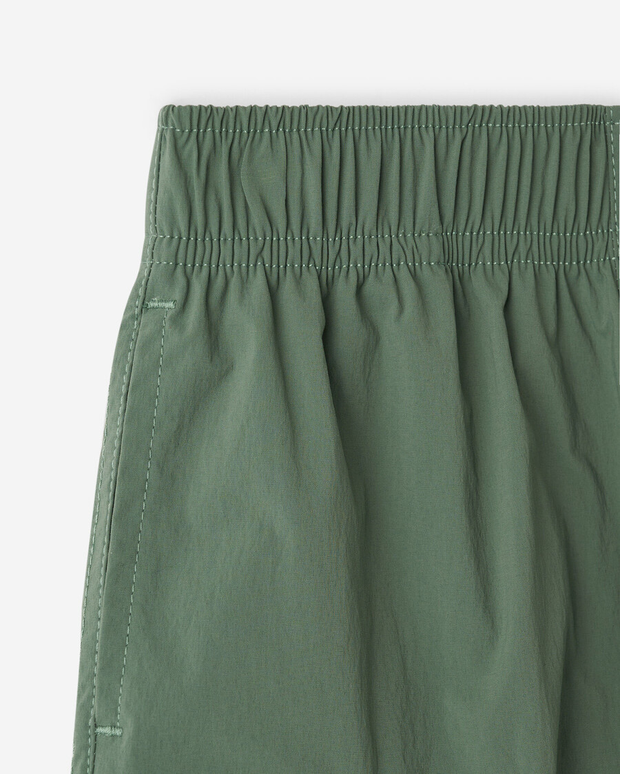 short cargo hybride pour tout-petit
