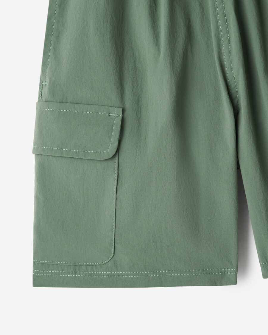 short cargo hybride pour tout-petit