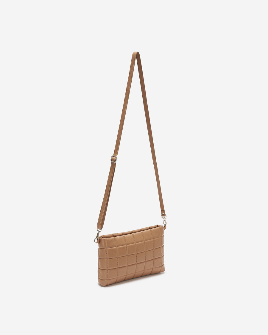 pochette carrée à bandoulière