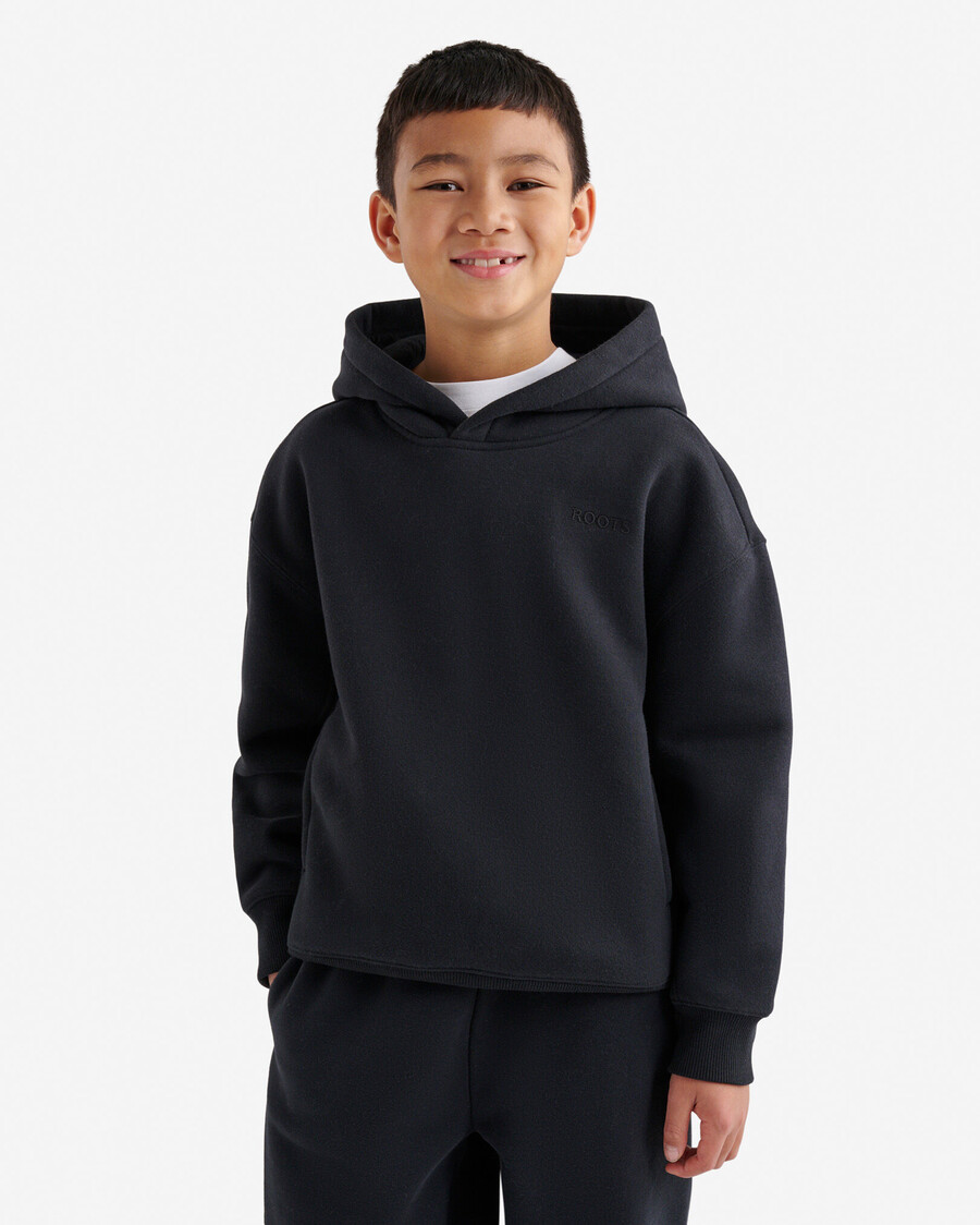 un sweat à capuche pour enfants
